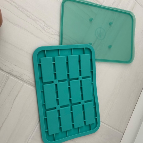 Pampered Chef granola Snack Bar Maker With Lid Silicone Mold Maker - Picture 4 of 4